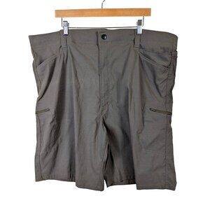 Wrangler Authentics Men Cargo Shorts Size 44 Green Zip Pockets Outdoor Leisure